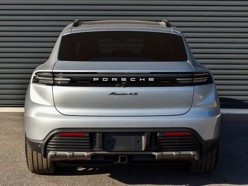 Certified 2025 Porsche Macan 4S Electric w/ Premium Package image 30