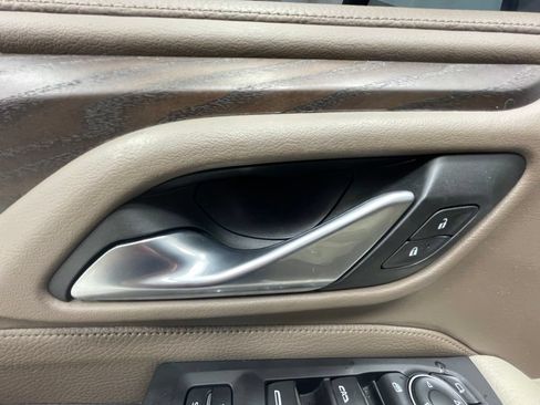 Used 2022 GMC Yukon XL Denali AWD/4WD image 18