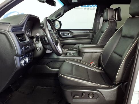 Used 2021 GMC Yukon XL SLT w/ SLT Luxury Plus Package image 5