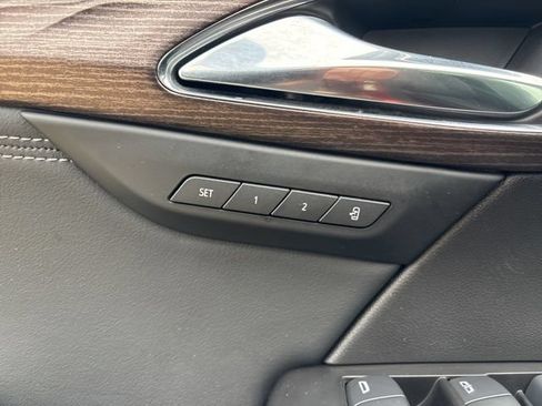 Used 2023 Buick Envision Avenir AWD/4WD image 31