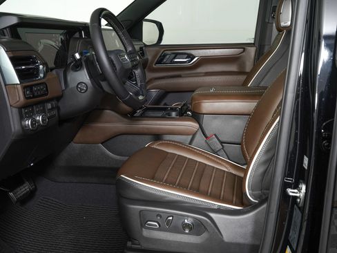Used 2026 GMC Yukon Denali Ultimate AWD/4WD image 15