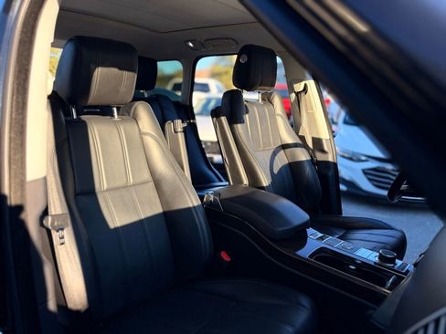 Used 2016 Land Rover Range Rover HSE image 28
