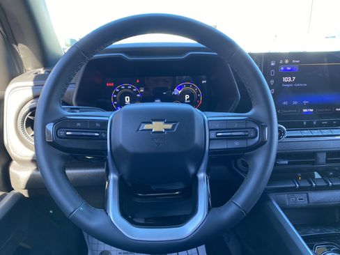 Used 2025 Chevrolet Colorado W/T w/ WT Convenience Package II image 17