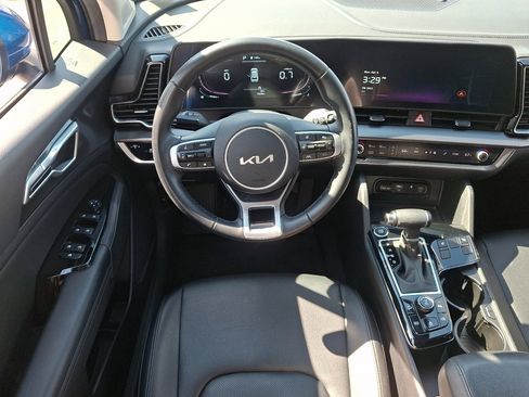 Used 2024 Kia Sportage EX image 23