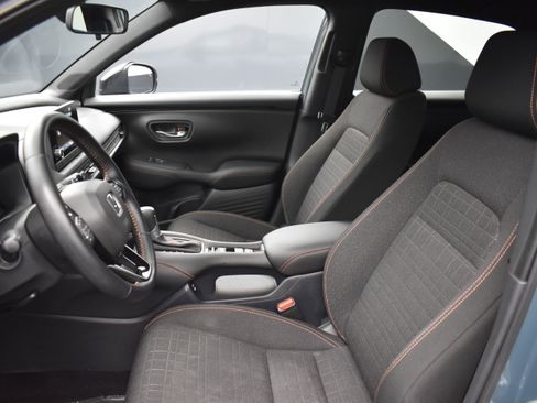 Used 2025 Honda HR-V Sport image 11