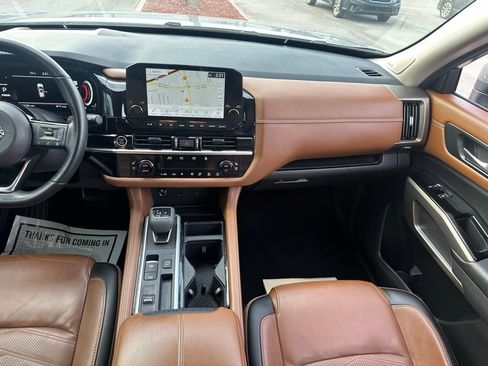 Used 2023 Nissan Pathfinder Platinum w/ Cargo Package image 23