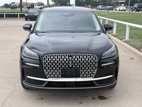 Used 2023 Lincoln Corsair FWD image 2