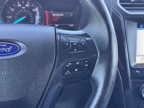 Used 2017 Ford Explorer XLT w/ Equipment Group 202A AWD/4WD image 15