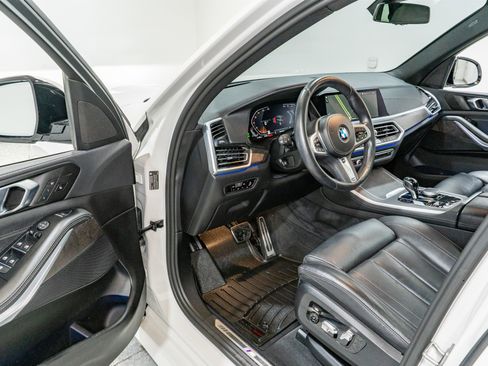 Used 2022 BMW X5 xDrive40i w/ M Sport Package image 12