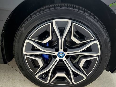Used 2024 BMW iX xDrive50 w/ Sport Package AWD/4WD image 77