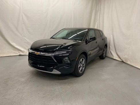 Used 2023 Chevrolet Blazer LT w/ Driver Confidence Package AWD/4WD image 2