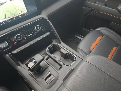 Used 2024 GMC Sierra 1500 AT4 w/ Technology Package image 28