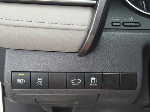 Used 2020 Toyota Camry LE w/ Sunroof Package FWD image 39