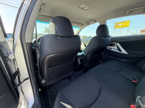 Used 2011 Toyota Camry SE FWD image 11