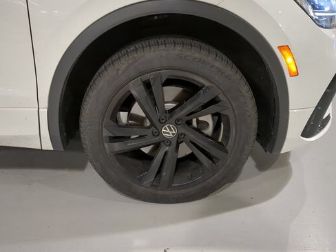 Used 2024 Volkswagen Tiguan SE R-Line AWD/4WD image 6