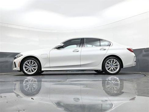 Used 2024 BMW 330e w/ Premium Package image 31