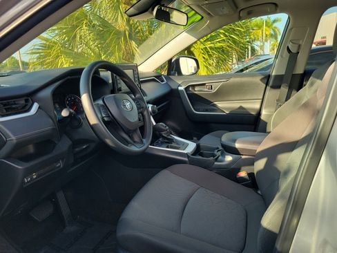 Used 2021 Toyota RAV4 XLE image 11