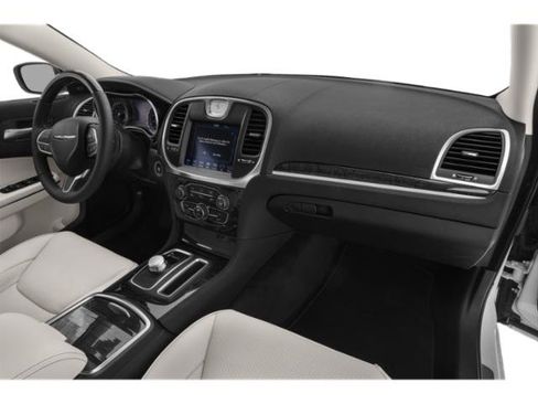 Used 2019 Chrysler 300 Touring w/ Sport Appearance Package RWD image 15