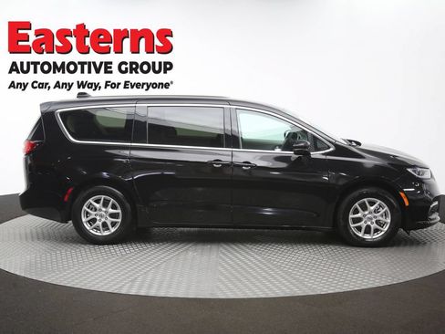 Used 2024 Chrysler Pacifica Touring-L FWD image 44