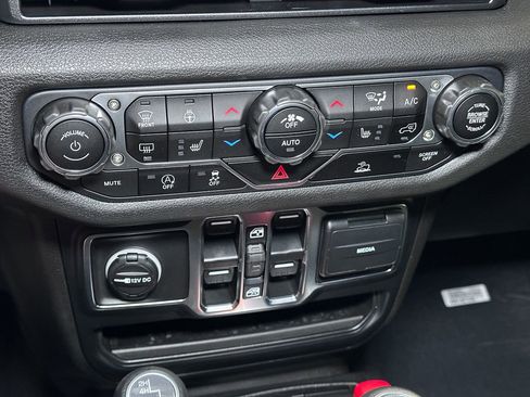 New 2025 Jeep Wrangler Sport S image 28