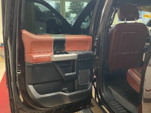 Used 2019 Ford F150 Platinum w/ Equipment Group 701A Luxury RWD image 7