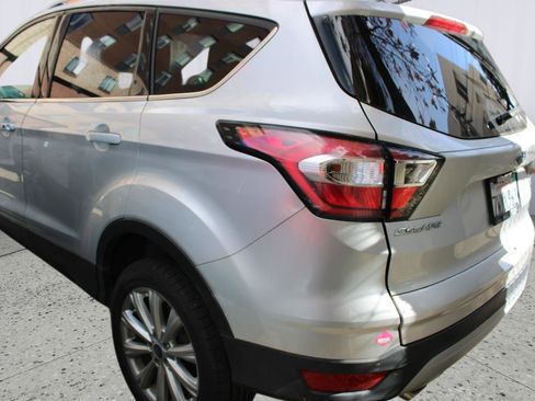 Used 2017 Ford Escape Titanium image 5