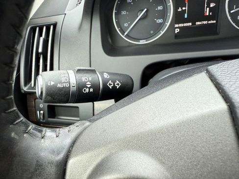 Used 2015 Land Rover LR2 image 27