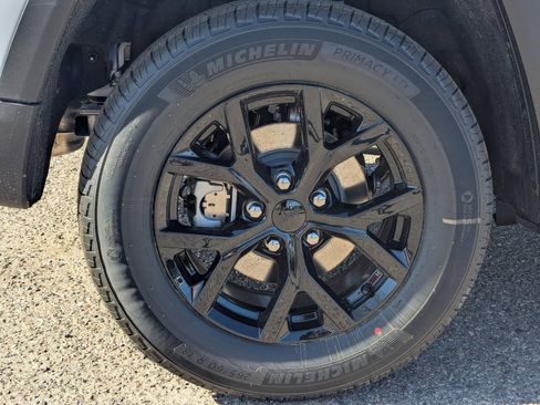 New 2026 Jeep Grand Cherokee Altitude AWD/4WD image 6
