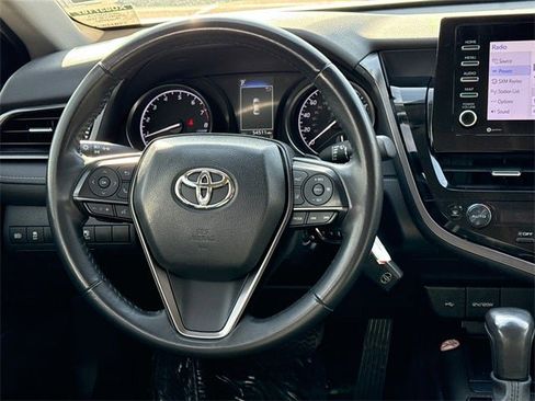 Used 2023 Toyota Camry SE image 13