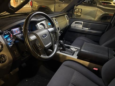 Used 2015 Ford Expedition XLT image 6