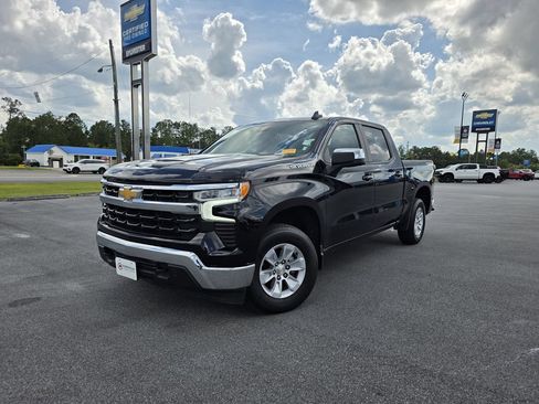 Used 2025 Chevrolet Silverado 1500 LT AWD/4WD image 2
