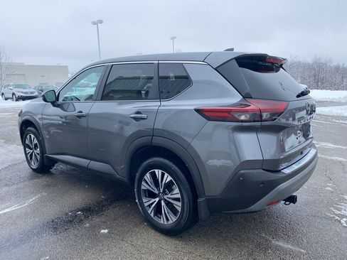 Used 2022 Nissan Rogue SV image 5