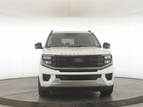 Used 2025 Ford Expedition Max Platinum image 12