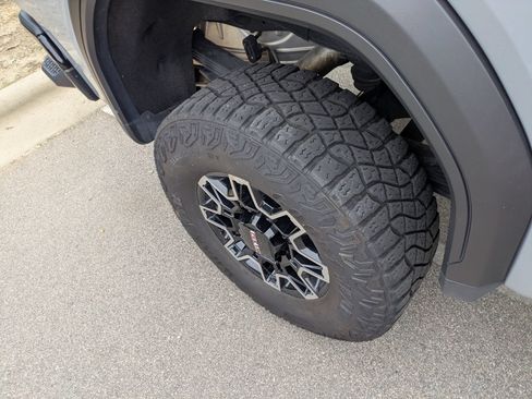 Used 2024 GMC Sierra 2500 AT4X AWD/4WD image 43
