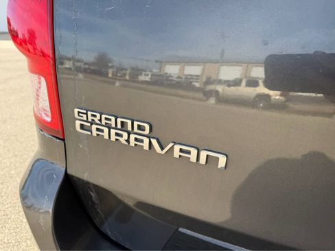 Used 2016 Dodge Grand Caravan American Value Package image 10