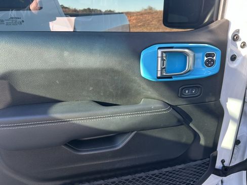 Used 2023 Jeep Wrangler Unlimited Sahara w/ Cold Weather Group image 4