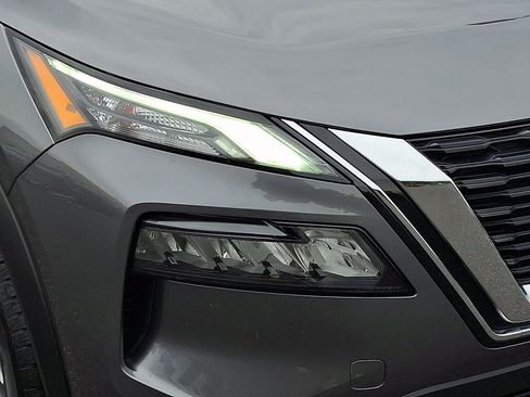 Used 2021 Nissan Rogue S AWD/4WD image 9