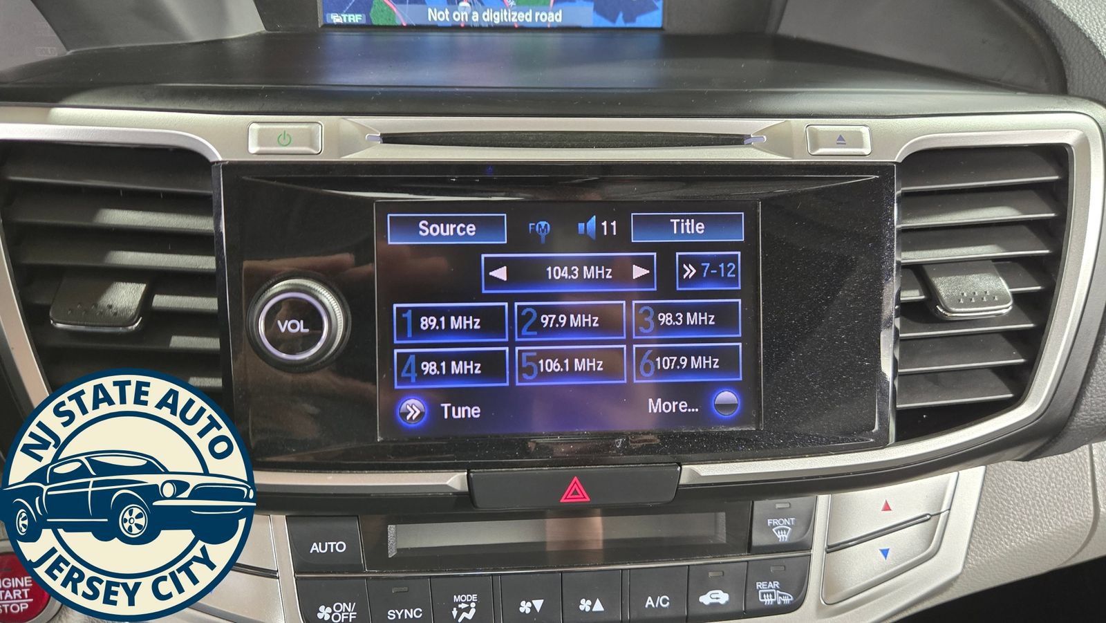 Used 2015 Honda Accord EX-L image 16
