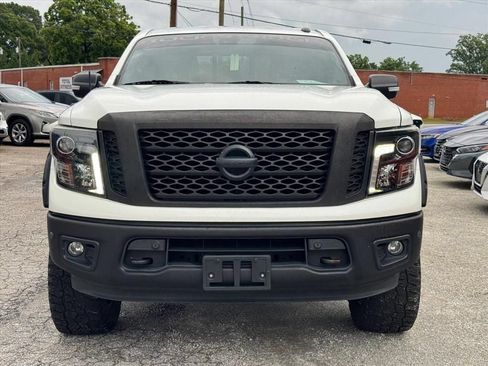 Used 2019 Nissan Titan SV w/ SV Convenience Package AWD/4WD image 8