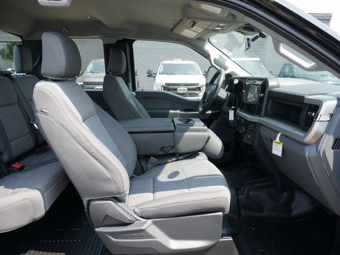 New 2025 Ford F250 XL w/ XL Chrome Package image 23