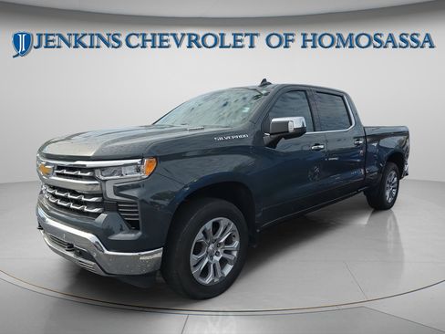 Used 2025 Chevrolet Silverado 1500 LTZ AWD/4WD image 7