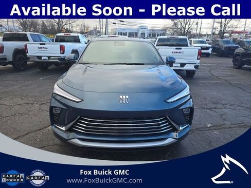 Used 2024 Buick Envista Preferred w/ Convenience I Package image 2