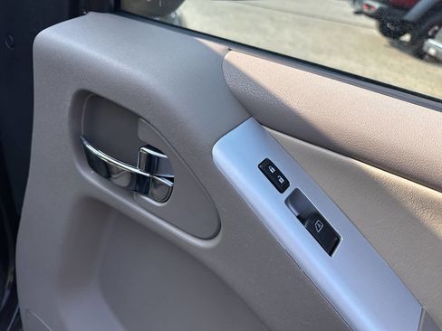 Used 2011 Nissan Pathfinder Silver image 24