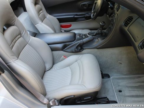 Used 2002 Chevrolet Corvette Convertible w/ Preferred Equipment Group2 image 37