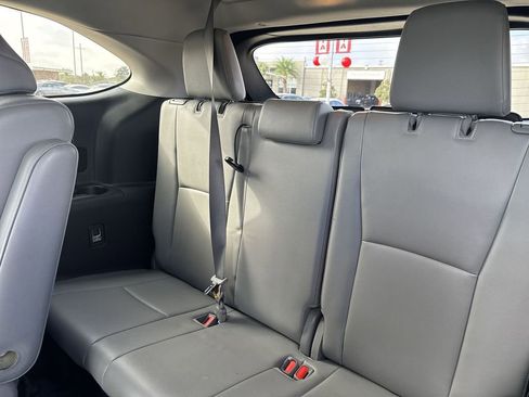Used 2020 Toyota Highlander Platinum image 30