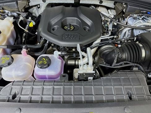 Used 2023 Jeep Grand Cherokee Overland image 38