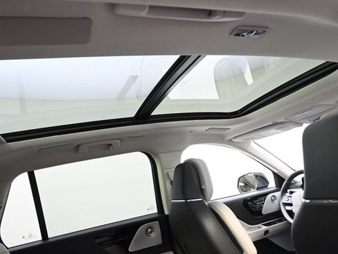 New 2026 Lincoln Aviator Reserve AWD/4WD image 18