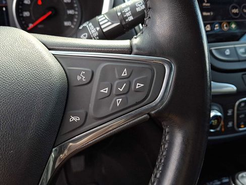 Used 2020 Chevrolet Equinox Premier image 21