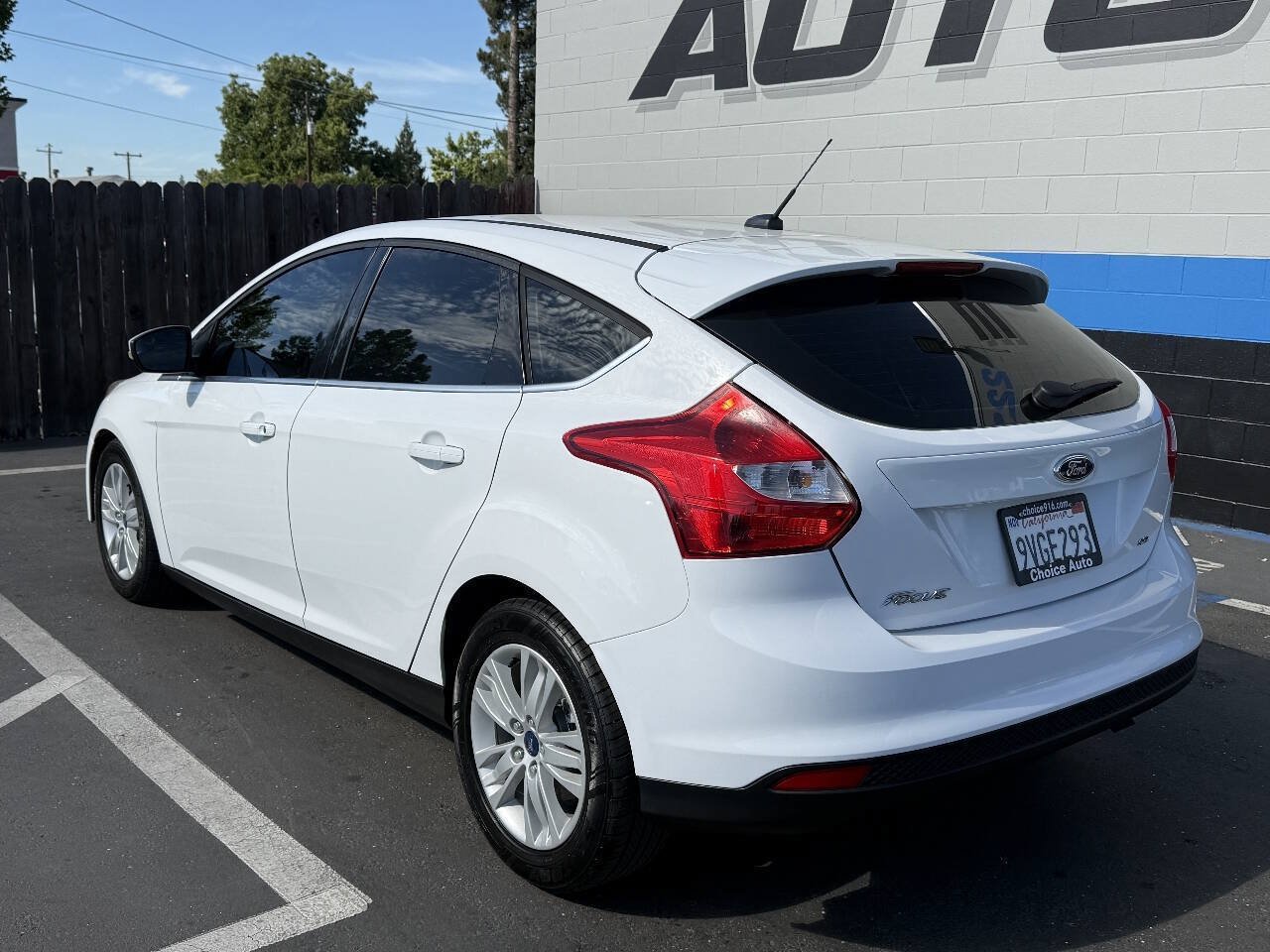 Used 2012 Ford Focus SEL FWD image 4