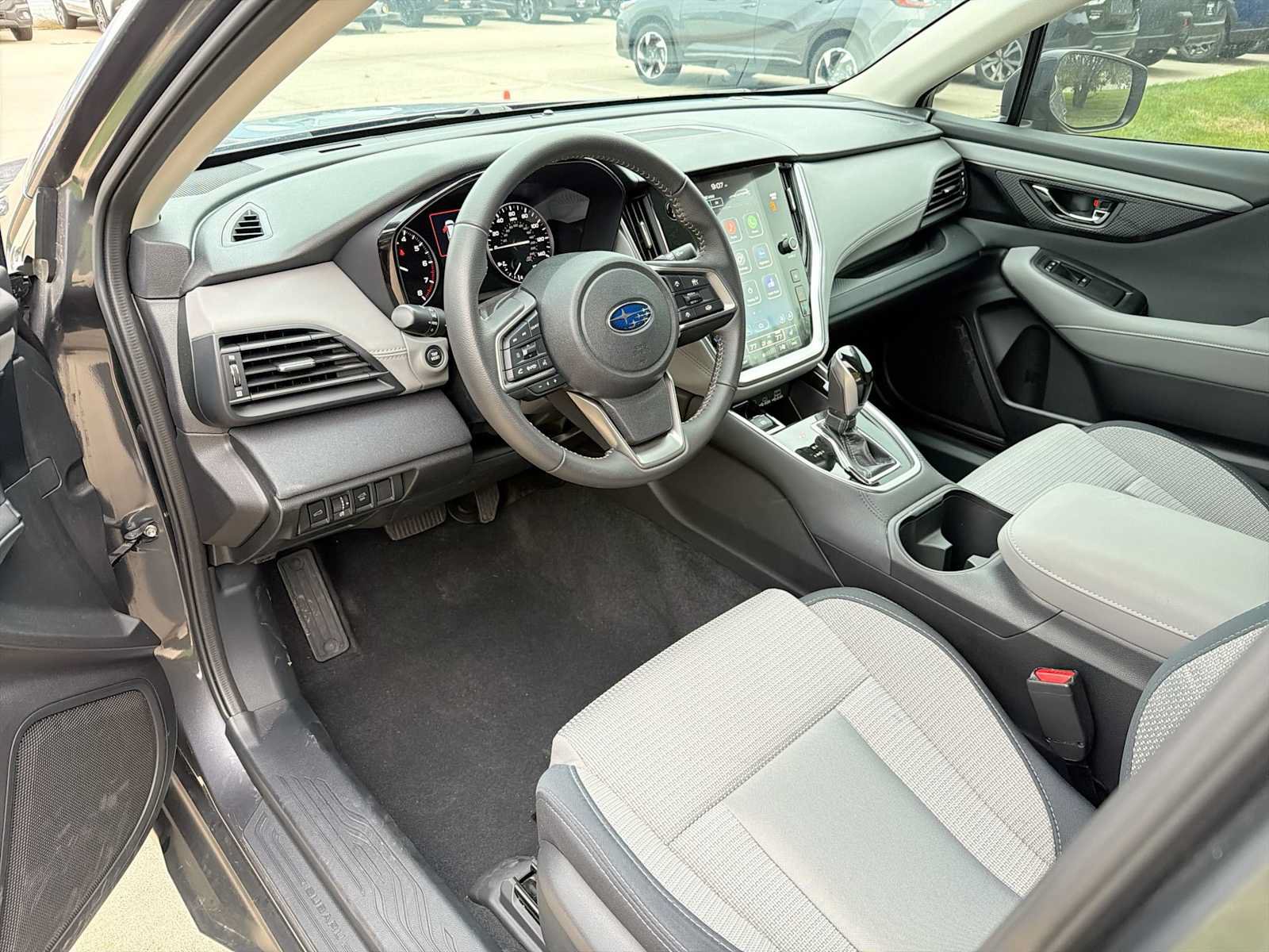 Certified 2025 Subaru Outback Premium AWD/4WD image 2